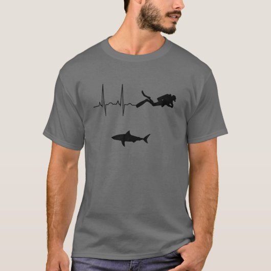 Scuba Diving Heartbeat Underwater Shark Diver T-shirt (Voorkant)