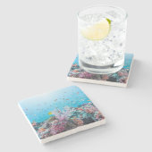 Scuba duiken met kleurrijk rif en koraal stenen onderzetter (Zijkant)