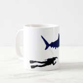 SCUBA-duiker en haai Koffiemok (Voorkant links)