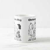 Scuba-duiker in duikgear voedt tropische vis koffiemok (Center)