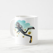 Scuba duiker onderwater met vis koffiemok (Voorkant links)