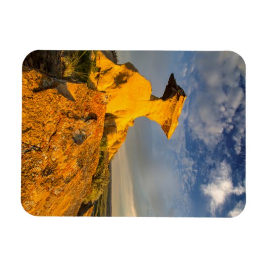 Sculpted Badlands In Short Grass Magneet (Horizontaal)