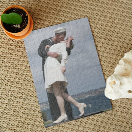 Sculpture Unconditional Surrender in San Diego Legpuzzel