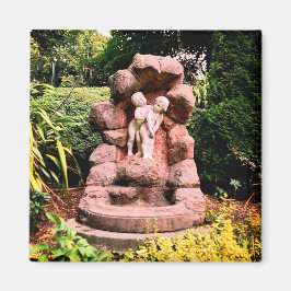 Sculptuur in het park magneet