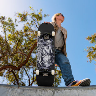 Sculptuur van een wenende engel - met spatten 1 persoonlijk skateboard