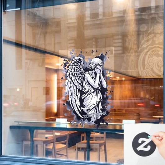 Sculptuur van een wenende engel - met spatten 1 raamsticker (Cafe Raam)