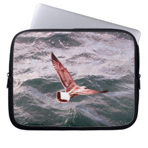 SEAGULL DIE OVER DE WAVELEN VLIEGT LAPTOP SLEEVE