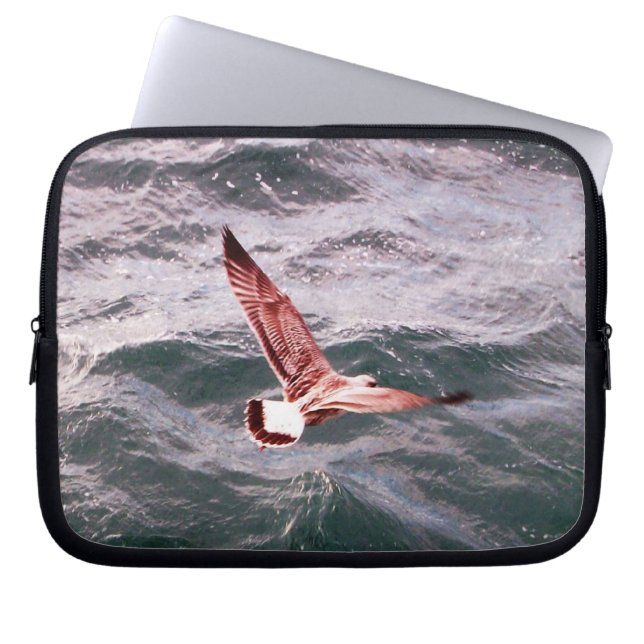 SEAGULL DIE OVER DE WAVELEN VLIEGT LAPTOP SLEEVE (Voorkant)