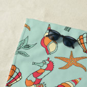 Seahorse en Seashell Pattern Blauwgroen Strandlaken (In situ)