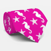 Seahorse & starfish - white on fuchsia roze stropdas (Opgerold)