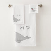 Seal Design Monogrammed Bad Handdoek (Insitu)