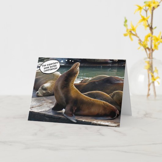 Seal Superhero Pose Kaart (Gele Bloem)