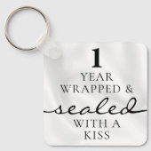 Sealed with a Kiss White 1st Birthday Anniversary Sleutelhanger (Voorkant)