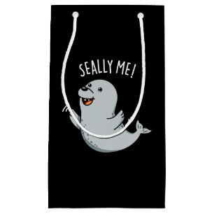 Seally Me Funny Seal Pun Dark BG Klein Cadeauzakje