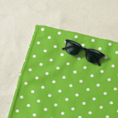 Seamless  bright lime polka dot pattern  strandlaken (In situ)