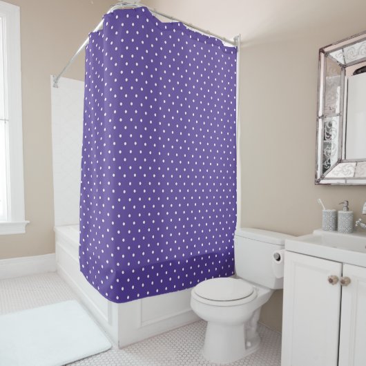 Seamless  medium purple polka dot pattern douchegordijn (In situ)
