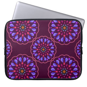Seamless pattern with etnische mandala art ornamen laptop sleeve