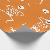 Seamless pattern with funny Halloween skeletons in Cadeaupapier (Hoek)