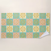 Seamless pattern with geometric floral motifs strandlaken (Voorkant)