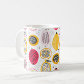 Seamless pattern with hand drawn exotic fruits. Ab Koffiemok (Voorkant links)