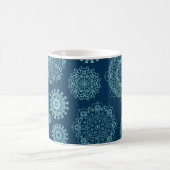 Seamless pattern with laced snowflakespattern, ara koffiemok (Center)