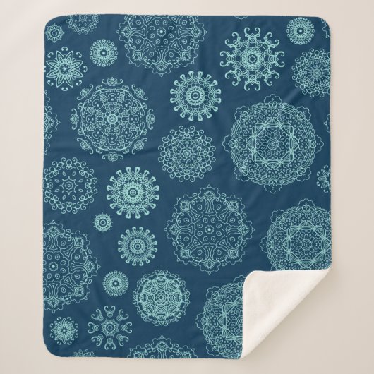 Seamless pattern with laced snowflakespattern, ara sherpa deken (Voorkant)