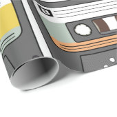 Seamless pattern with retro cassette tapes in dood cadeaupapier (Rol Hoek)