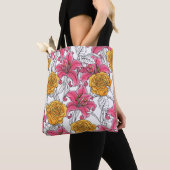 Seamless pattern with roses and lilies. Hand drawn Tote Bag (Dichtbij)