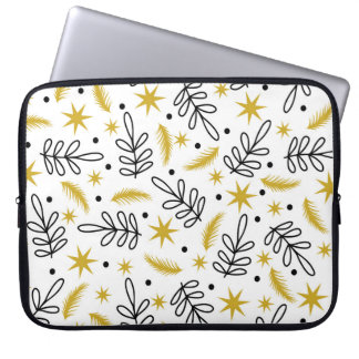 Seamless pattern with snowflakes and fir branches. laptop sleeve