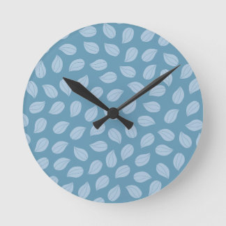 Seamless Soft Blue Leaf Pattern Ronde Klok