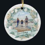 Seashell Beach Tropische krans met foto Keramisch Ornament<br><div class="desc">Prachtig tropisch strandkrans foto ornament met schelpen,  zeesterren en zanddollars. Voeg een favoriete vakantievakantie of familiefoto toe en bewerk de tekst naar wens.</div>