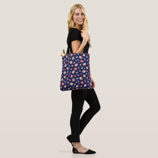 Seashell elegantie: Zomer blauw patroon. Tote Bag (Op model)