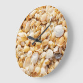 Seashell gestructureerde zomer strand achtergrond. grote klok (Hoek)