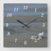 Seashell Pile Wall Clock Vierkante Klok (Voorkant)
