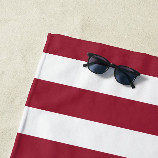 Seashell Rode Streep Monogram Strandlaken (In situ)