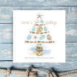 Seashells en Zeeen glas | Kerstabomen voor de kust Feestdagenkaart<br><div class="desc">De kerstkaart voor de kust heeft een waterverf abstract strand met zeesterren en zanddollarhellingen,  zee glas,  zeekabeltouwen,  snaarlichten en zeepiches in de vorm van een kerstboom,  met een "Seizoensgroet"-onderschrift.</div>