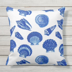 Seashells - Navy Blue op een witte achtergrond Buitenkussen
