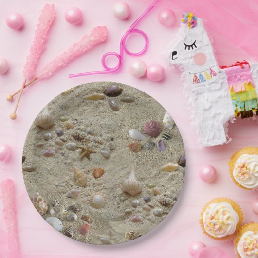 Seashells Nestled in Beach Sand Papieren Bordje (Feest)