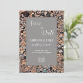 Seashore Coral Sand & Shells, Modern Beach Wedding Save The Date (Staand voorkant)