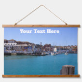 Seaside Charm - Historische havenscène op houten t Hangend Wandkleed (Voorkant)