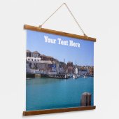 Seaside Charm - Historische havenscène op houten t Hangend Wandkleed (Gebogen)