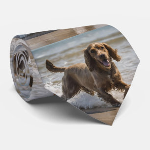 Seaside Fun: Cocker Spaniel bij Play in the Ocean Stropdas