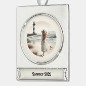 Seaside Lighthouse Stroll Verzilverd Banner Ornament (Links)