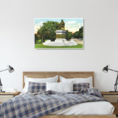 Seaside Park Uitzicht van het P T Barnum Monument Canvas Afdruk (Insitu (Slaapkamer))