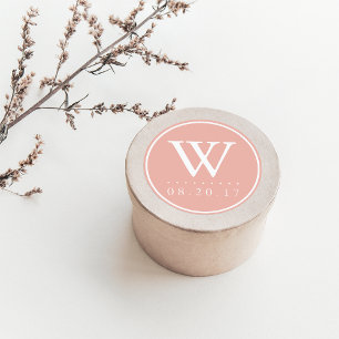 Seaside Pastels Peach Monogram Weddenschap Datum Ronde Sticker