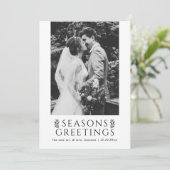 Seasons Greetings Poinsettia Photo Feestdagenkaart (Staand voorkant)