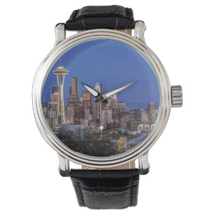 Seattle, Downtown en Mt. Rainier in de schemering Horloge