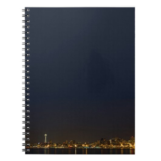 Seattle Skyline bij nacht Notitieboek (Voorkant)