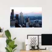 Seattle Skyline met Mt. Rainier Poster (Thuiskantoor)