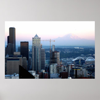 Seattle Skyline met Mt. Rainier Poster